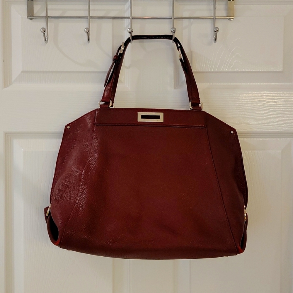 Salvatore Ferragamo burgundy bag, large and roomy!